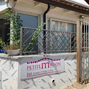 Petite Maison Couette-café Posada (Sardinia)